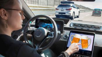 Οι οθόνες infotainment πιο επικίνδυνες από το αλκοόλ Οι οθόνες infotainment πιο επικίνδυνες από το αλκοόλ