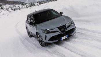 Πώς λειτουργεί η 4κίνηση στην Alfa Romeo Junior Ibrida Q4;