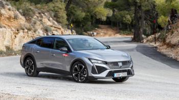 Δοκιμή Peugeot 408 Hybrid 136 PS
