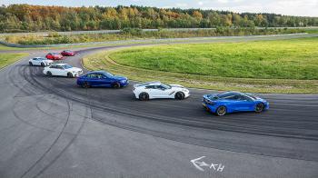 Κάθε χρόνο πραγματοποιείται το drift test από την Autobild. Τετρακίνητα, πισωκίνητα, με την μηχανή εμπρός, στο κέντρο ή πίσω.! BMW M5, η Chevrolet Corvette C7, η Jaguar F-Type, η Mazda MX-5, η McLaren 720 S, η Mercedes-AMG E 63 S ή η Toyota GT86 – Ποιο ντριφτάρει καλύτερα;