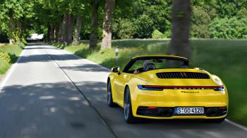 ΟΔΗΓΟΥΜΕ: Porsche 911 Carrera 4S