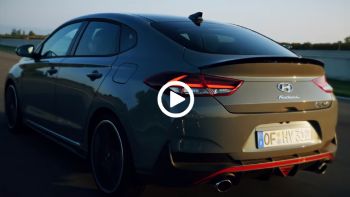 VIDEO: To Hyundai i30 Fastback N σου «συστήνεται»