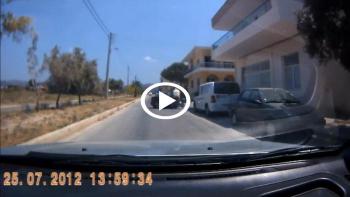 Παρέσυραν γεράκο ποδηλάτη και έφυγαν [video]