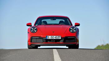 Στην «ευθεία» με τη νέα Porsche 911