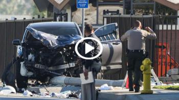 Θέρισε 25 αστυνομικούς επειδή κοιμήθηκε πάνω στο τιμόνι [video]