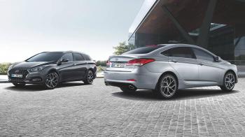 Τα ανανεωμένα i40 sedan και wagon παρουσίασε η Hyundai.