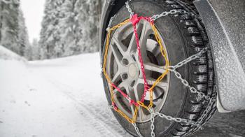 Οδήγηση στο χιόνι: Αλυσίδες VS κουβέρτες