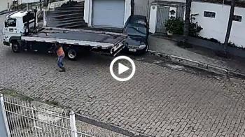 Ο πιο ατζαμής οδηγός γερανού στον κόσμο [video]