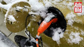 E-cars: Πόσο μειώνεται η αυτονομία τους τον χειμώνα και τι κάνουμε;
