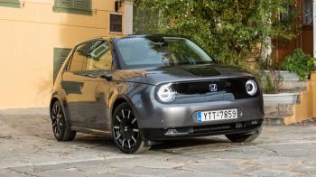 Δοκιμάζουμε το ηλεκτρικό Honda e με 154 ίππους