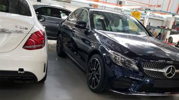 Φωτογραφίες μέσα από το εργοστάσιο της Mercedes-Benz διέρρευσαν στο διαδίκτυο.