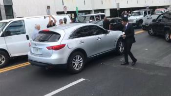 To πρωτόγνωρο περιστατικό έλαβε χώρα την περασμένη Κυριακή στο Μαϊάμι της Φλόριντα, με πρωταγωνιστή τον οδηγό ενός Infiniti QX70.