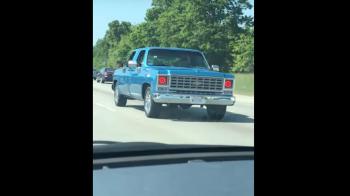Το ιδιαίτερο αυτοκίνητο είναι ένα Chevrolet K20 Silverado του 1976.