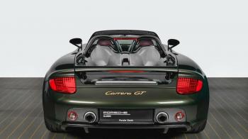 Η Carrera GT Oak Green κερδίζει την ονομασία της από το πράσινο χρώμα που έχει λάβει στο εξωτερικό