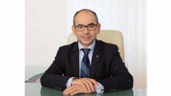 Ο Caracatzanis θα αντικαταστήσει τον Nicolas Maure.