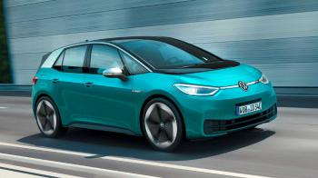Φόρτιση σε 15 λεπτά και αυξημένη αυτονομία φέρνει η νέα μπαταρία της VW
