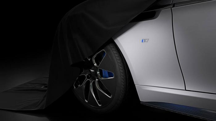   Pirelli P Zero,          Aston Martin Rapide E.