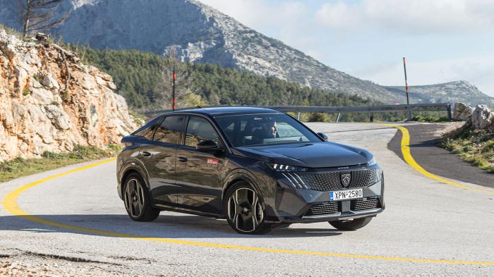 Δοκιμάζουμε και βαθμολογούμε το Peugeot E-3008 Dual Motor 325 PS 77 kWh.