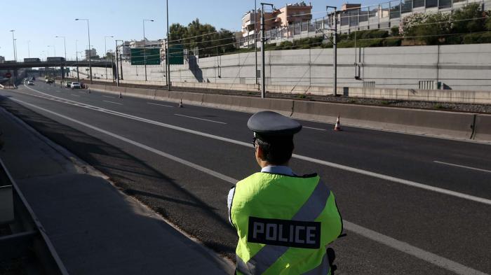 56χρονος έκανε όπισθεν στη ΛΕΑ της Αττικής Οδού για 1,5 χιλιόμετρο