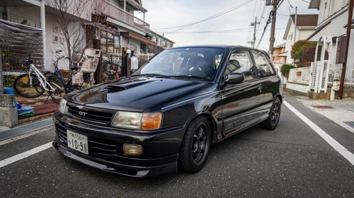 Toyota Starlet GT turbo/Glanza: Φονέας γιγάντων! 