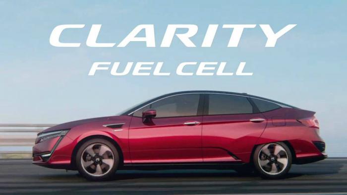 Στην εικόνα βλέπουμε το Clarity, το μοντέλο της Honda που κινείται με κυψέλες υδρογόνου.