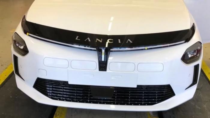 Νέες εικόνες από τη Lancia Ypsilon του 2024