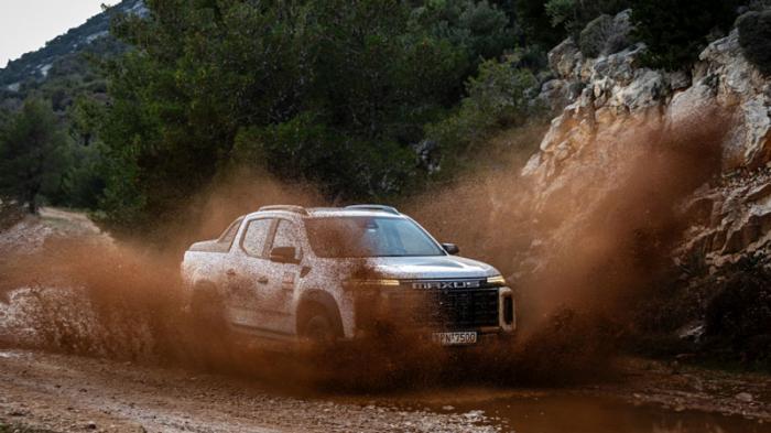 Maxus: Automotive Solutions και Όμιλος Επιχειρήσεων Σαρακάκη παρουσίασαν στην ελληνική αγορά την πλήρη γκάμα ελαφρών επαγγελματικών οχημάτων 