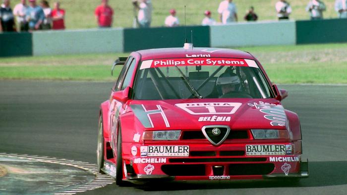 Η επιτυχία της Alfa Romeo 155 στους αγώνες Η επιτυχία της Alfa Romeo 155 στους αγώνες