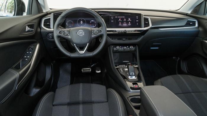 Πόσο καλό είναι το Opel Grandland στον εξοπλισμό άνεσης και ασφαλείας; Πόσο καλό είναι το Opel Grandland στον εξοπλισμό άνεσης και ασφαλείας;