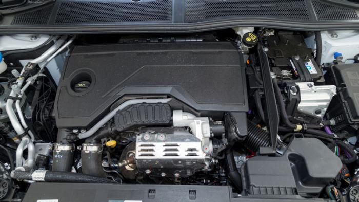 Peugeot 308 Hybrid 136 PS: Τι βαθμό παίρνει σε κατανάλωση, χώρους, επιδόσεις, εγγυήσεις; Peugeot 308 Hybrid 136 PS: Τι βαθμό παίρνει σε κατανάλωση, χώρους, επιδόσεις, εγγυήσεις;