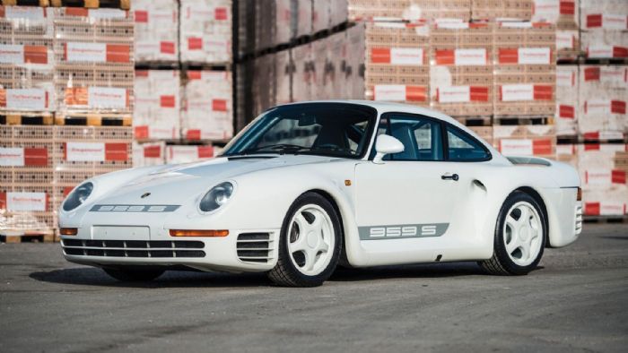 Στο σφυρί θα βγει αυτή η υπερσπάνια Porsche 959 η οποία αναμένεται να αλλάξει χέρια για 2.000.000 ευρώ.
