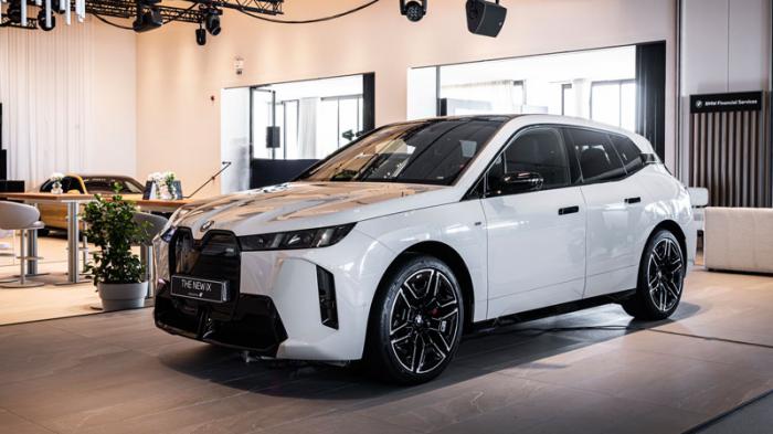   BMW iX    