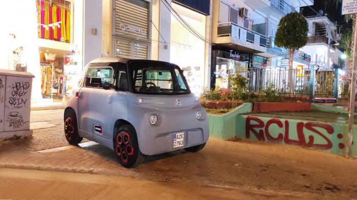 Τα ηλεκτρικά microcars χωράνε παντού Τα ηλεκτρικά microcars χωράνε παντού