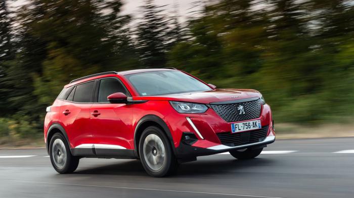 Premium μεσα-εξω το Peugeot 2008, Value for money και ψηλότερο από το έδαφος το Renault Captur Premium μεσα-εξω το Peugeot 2008, Value for money και ψηλότερο από το έδαφος το Renault Captur