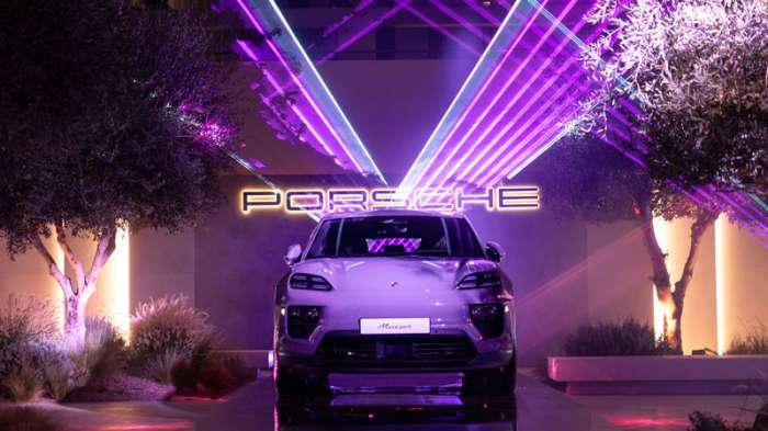  Porsche Macan:   