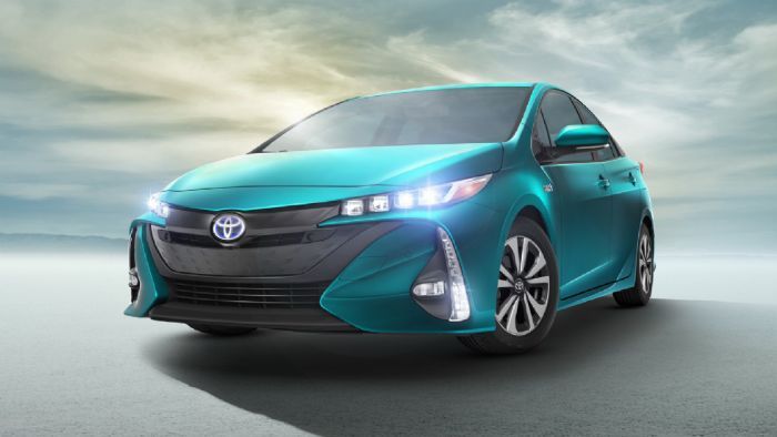 Η Toyota θέλει να παραμείνει στην κορυφή την αυτοκίνηση και για να το πετύχει αυτό παίρνει γενναίες αποφάσεις. 