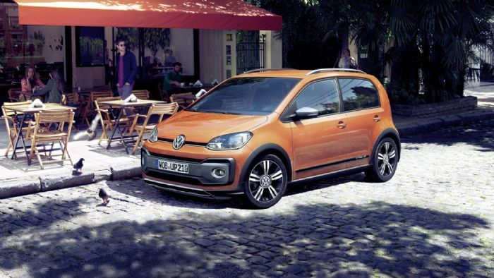Με την παρουσίαση του ανανεωμένου Cross up!, η Volkswagen ολοκληρώνει το ραφινάρισμα της «οικογένειας» up!. Δείτε τι αλλάζει στο «σκληροτράχηλο» γερμανικό μίνι.