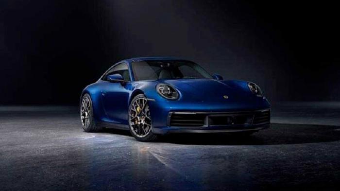     Porsche 911.