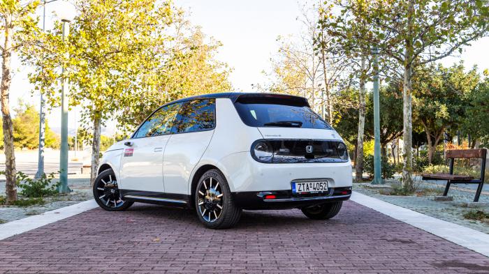 Honda E VS Opel Corsa Βαθμολογίες. Ποιο είναι καλύτερο σε κατανάλωση, χώρους, επιδόσεις, εγγυήσεις; Honda E VS Opel Corsa Βαθμολογίες. Ποιο είναι καλύτερο σε κατανάλωση, χώρους, επιδόσεις, εγγυήσεις;