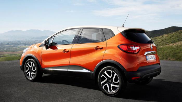 Το Renault Captur έχει καλούς χώρους και συρόμενο πίσω κάθισμα Το Renault Captur έχει καλούς χώρους και συρόμενο πίσω κάθισμα