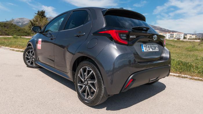 Toyota Yaris Hybrid 116ps VS Toyota Yaris Cross Βαθμολογίες. Ποιο είναι καλύτερο σε κατανάλωση, χώρους, επιδόσεις, εγγυήσεις. Toyota Yaris Hybrid 116ps VS Toyota Yaris Cross Βαθμολογίες. Ποιο είναι καλύτερο σε κατανάλωση, χώρους, επιδόσεις, εγγυήσεις.
