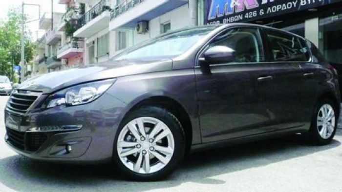 Μπορεί αυτό το Peugeot 308 να είναι μεταχειρισμένο, αλλά με μόλις 6 μήνες στις πλάτες του και 11.000 χλμ. ουσιαστικά είναι καινούργιο!