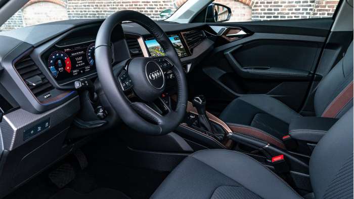 Audi A1 allstreet 150ps Automatic VS Jeep Renegade. Ποιο ξεχωρίζει σε εξοπλισμό ασφάλειας και άνεσης; Audi A1 allstreet 150ps Automatic VS Jeep Renegade. Ποιο ξεχωρίζει σε εξοπλισμό ασφάλειας και άνεσης;