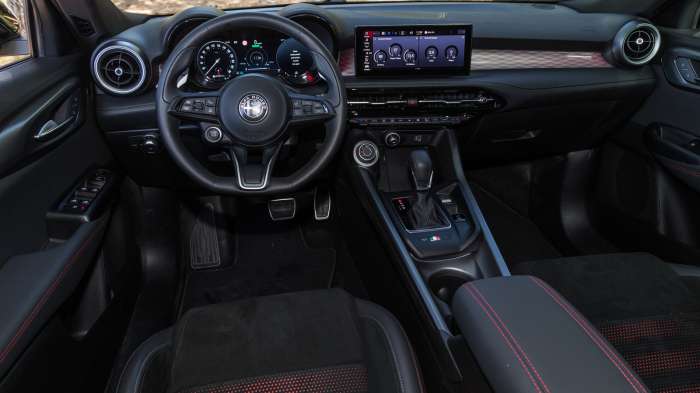 Alfa Romeo Tonale VS Renault Austral. Ποιο ξεχωρίζει σε εξοπλισμό ασφαλείας και άνεσης; Alfa Romeo Tonale VS Renault Austral. Ποιο ξεχωρίζει σε εξοπλισμό ασφαλείας και άνεσης;