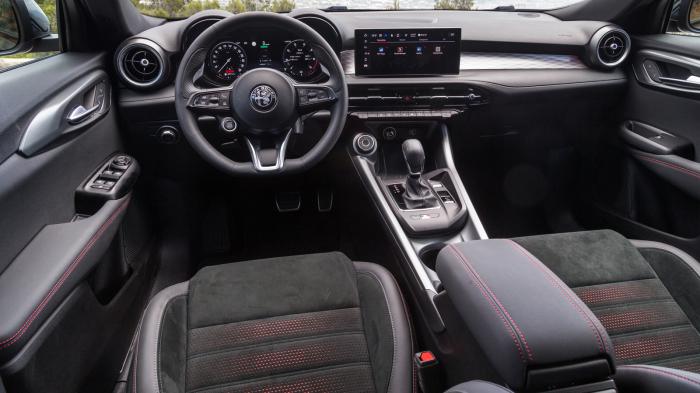Alfa Romeo Tonale VS Volvo XC40: Τι προσφέρουν στον τομέα εξοπλισμού άνεσης και ασφαλείας; 