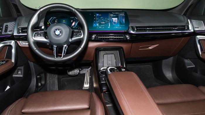BMW X1. Πόσο καλή είναι σε εξοπλισμό άνεσης και ασφαλείας;