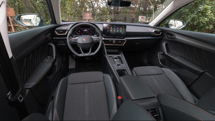 Cupra Formentor Automatic 150 PS VS Kia Xceed Automatic 160 PS. Ποιο ξεχωρίζει σε εξοπλισμό ασφαλείας και άνεσης;