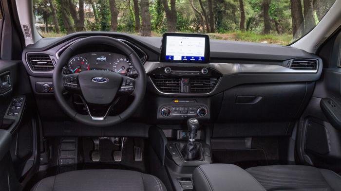 Ford Kuga 150ps VS Peugeot 3008. Ποιο ξεχωρίζει σε εξοπλισμό ασφαλείας και άνεσης;