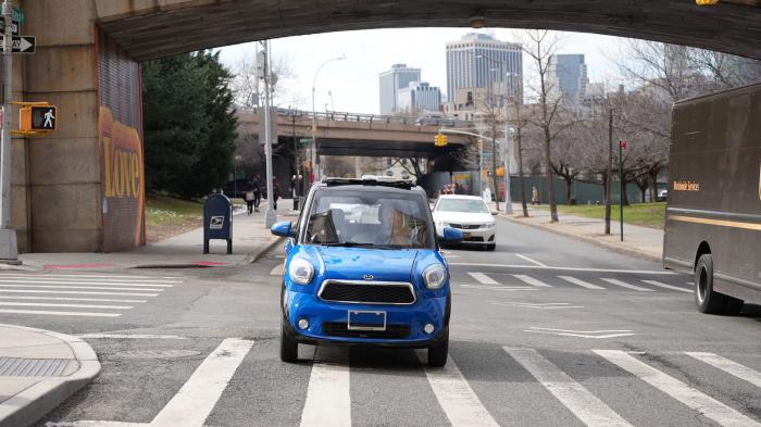Με τα microcars δεν μπορείς να κινηθείς με παραπάνω από 100 χλμ/ώρα. Σε ενοχλεί; Με τα microcars δεν μπορείς να κινηθείς με παραπάνω από 100 χλμ/ώρα. Σε ενοχλεί;