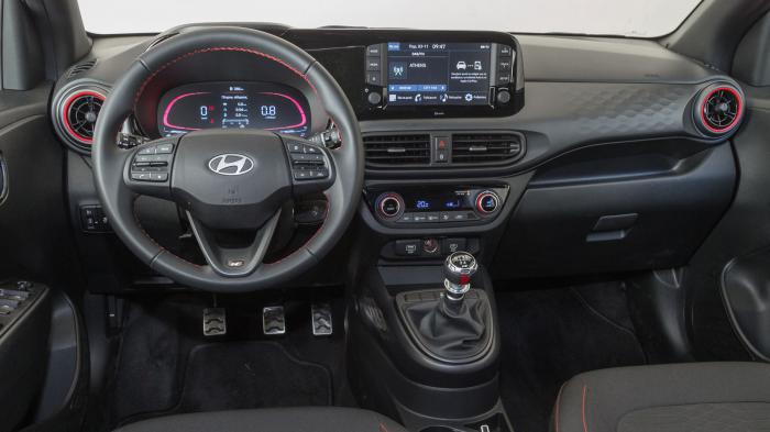 Hyundai I10 VS Toyota Aygo X. Ποιο ξεχωρίζει σε εξοπλισμό ασφαλείας και άνεσης; Hyundai I10 VS Toyota Aygo X. Ποιο ξεχωρίζει σε εξοπλισμό ασφαλείας και άνεσης;
